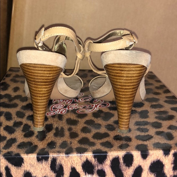 Women’s Shoes - Picture 3 of 4